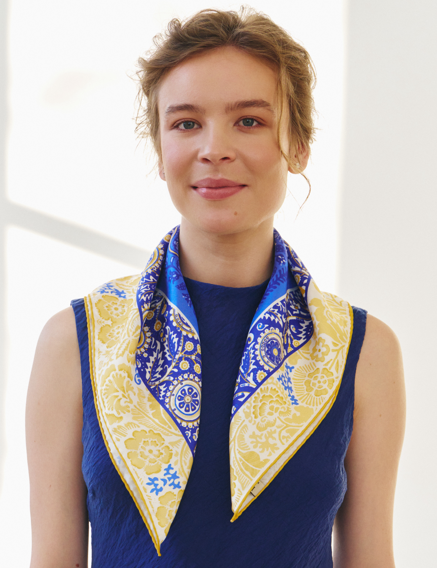 Картинка Шовкова хустина "Культурна спадщита. Вибійка" Sunflower, 60х60 см